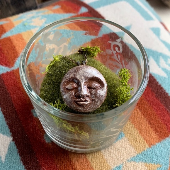 🌈❤️Unity and peace moon face necklace 18” sterling silver chain. 1” resin face. - Picture 2 of 9